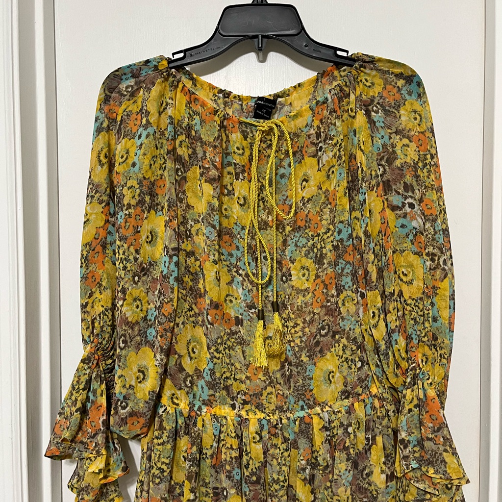 Pretty Fancy Ruffle Top Brand Moda SizeXs